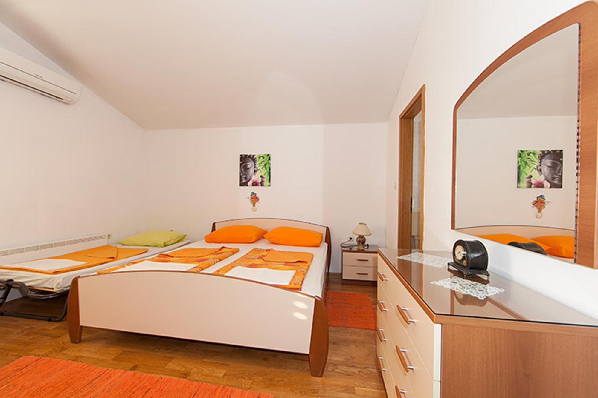 Apartments Zorica Tučepi Rum bild